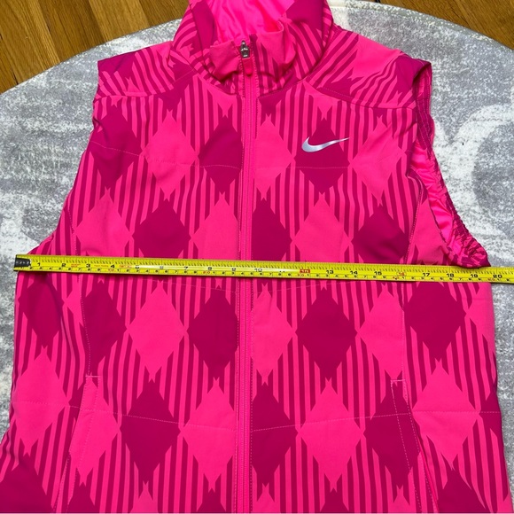 NWOT/Nike women pink puffer vest/Large - Picture 9 of 10